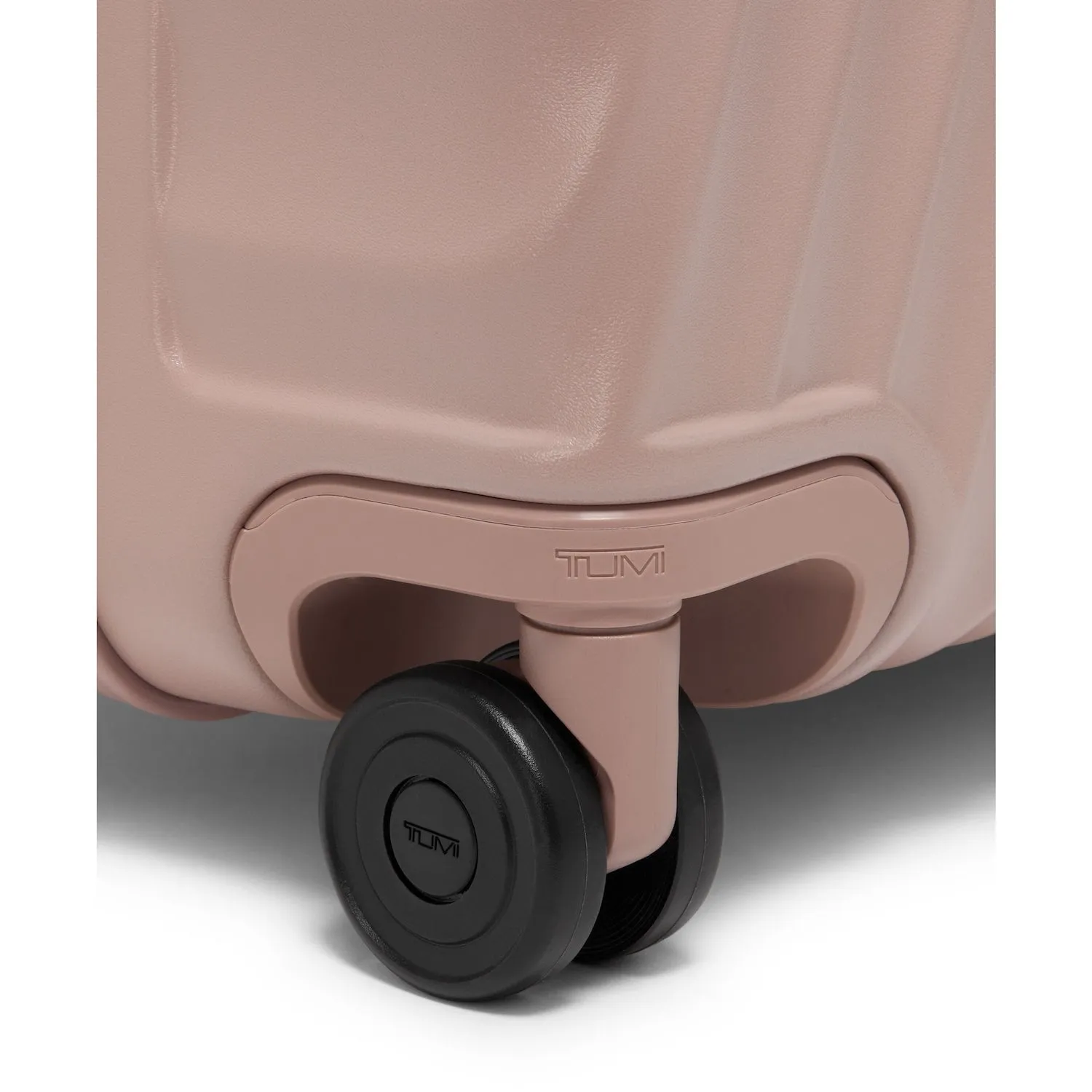 19 Degree Extended Trip Expandable 4 Wheeled Packing Case