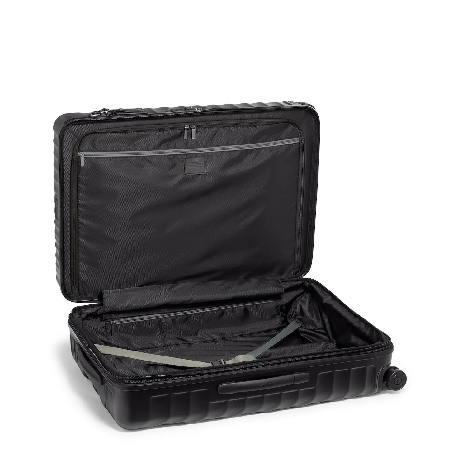 19 Degree Extended Trip Expandable 4 Wheeled Packing Case