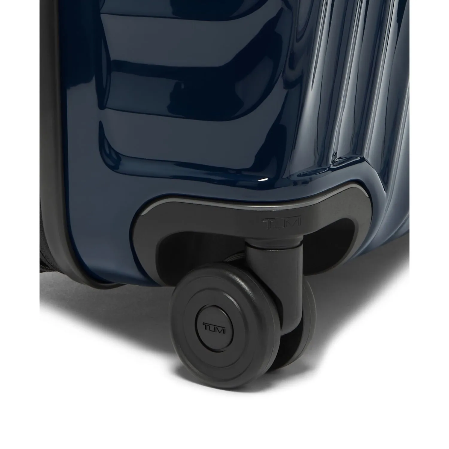 19 Degree Extended Trip Expandable 4 Wheeled Packing Case