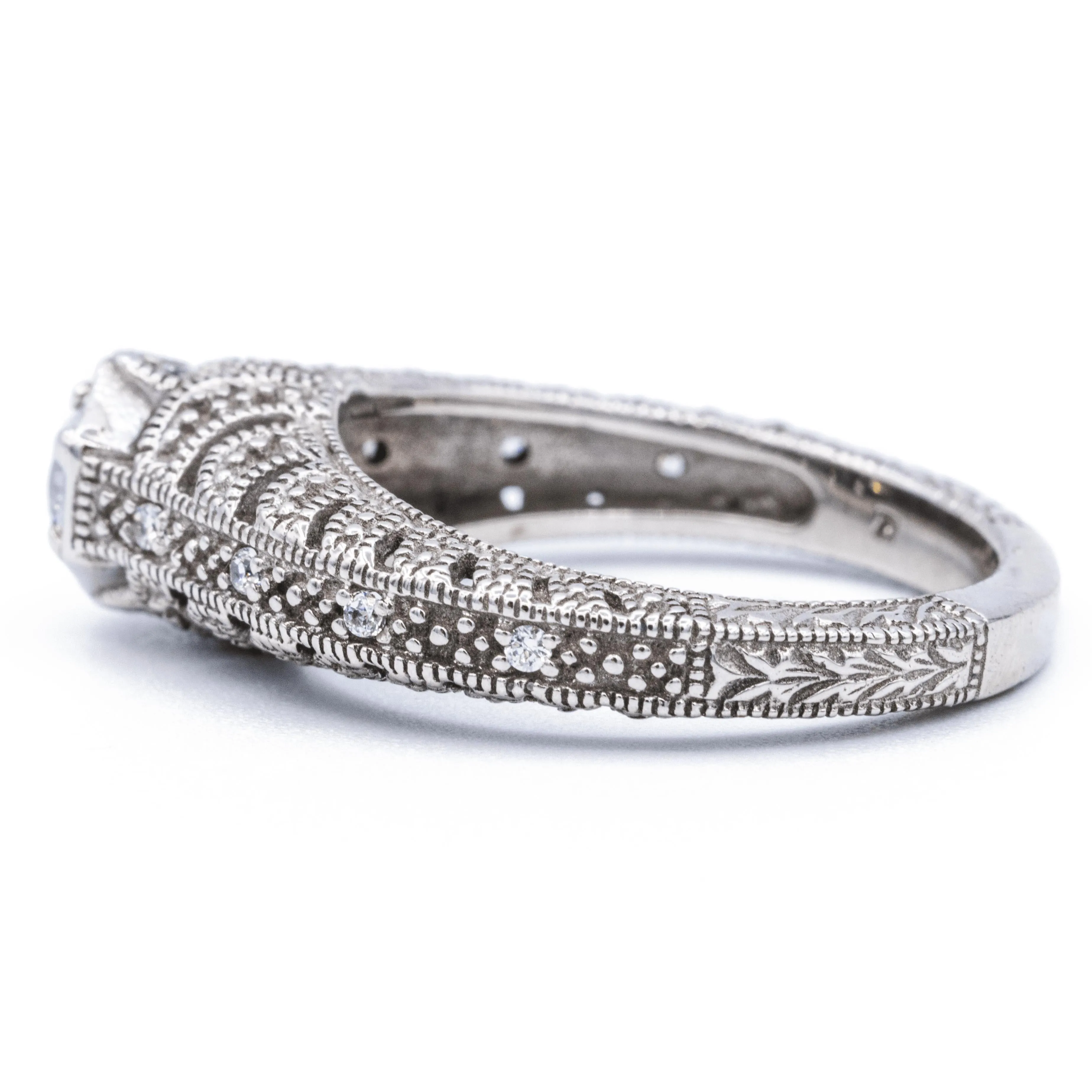 4mm Round Center 14K White Solid Gold Milgrain Design Ring