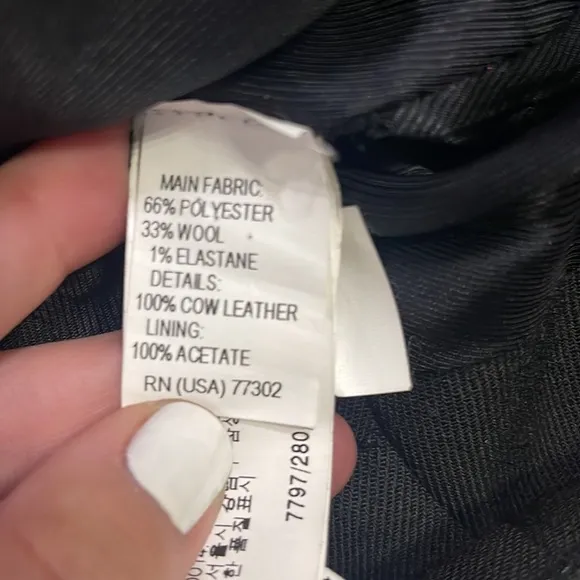 (70% OFF) EUC Zara Genuine Leather Trim BLACK Moto jacket MEDIUM MSRP: $228