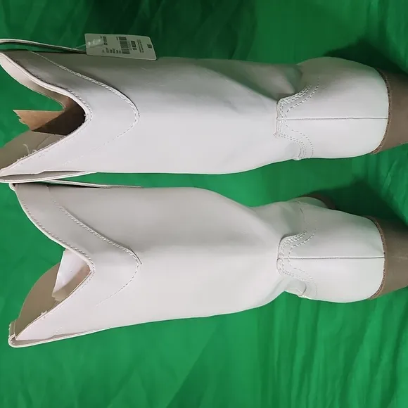 ARIZONA MAYBROOK CREAM COWGIRL BOOTS,Country ,Western ,line dance