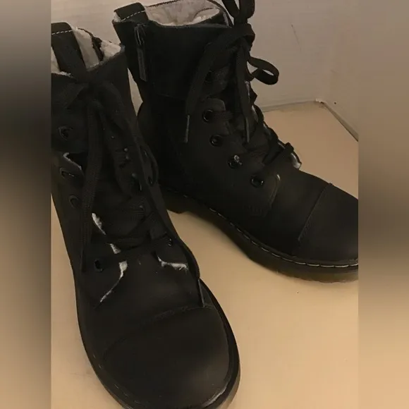 Dr Martens women/ youth black leather combat Aimilita boots US 4.5 youth 3 Euro