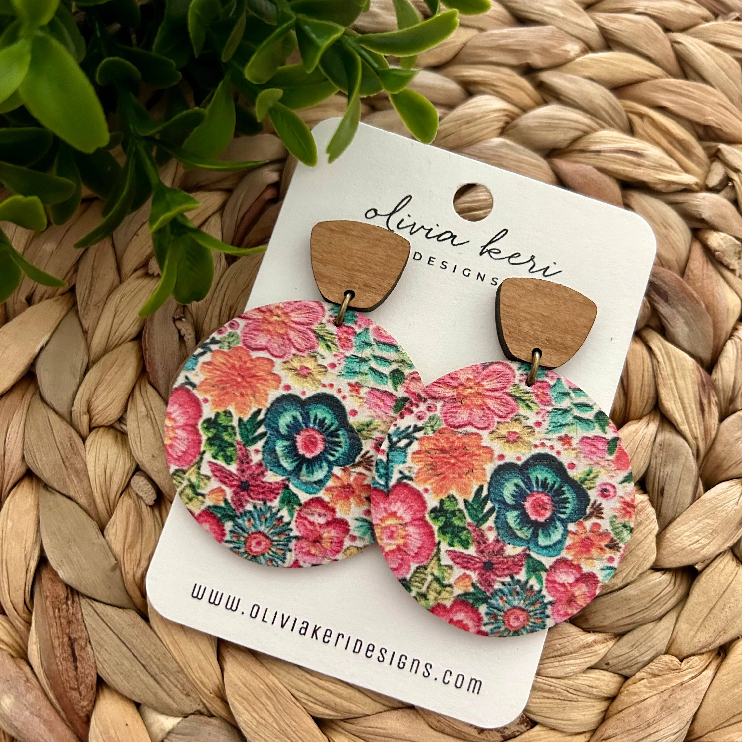Everly - Embroidery Floral