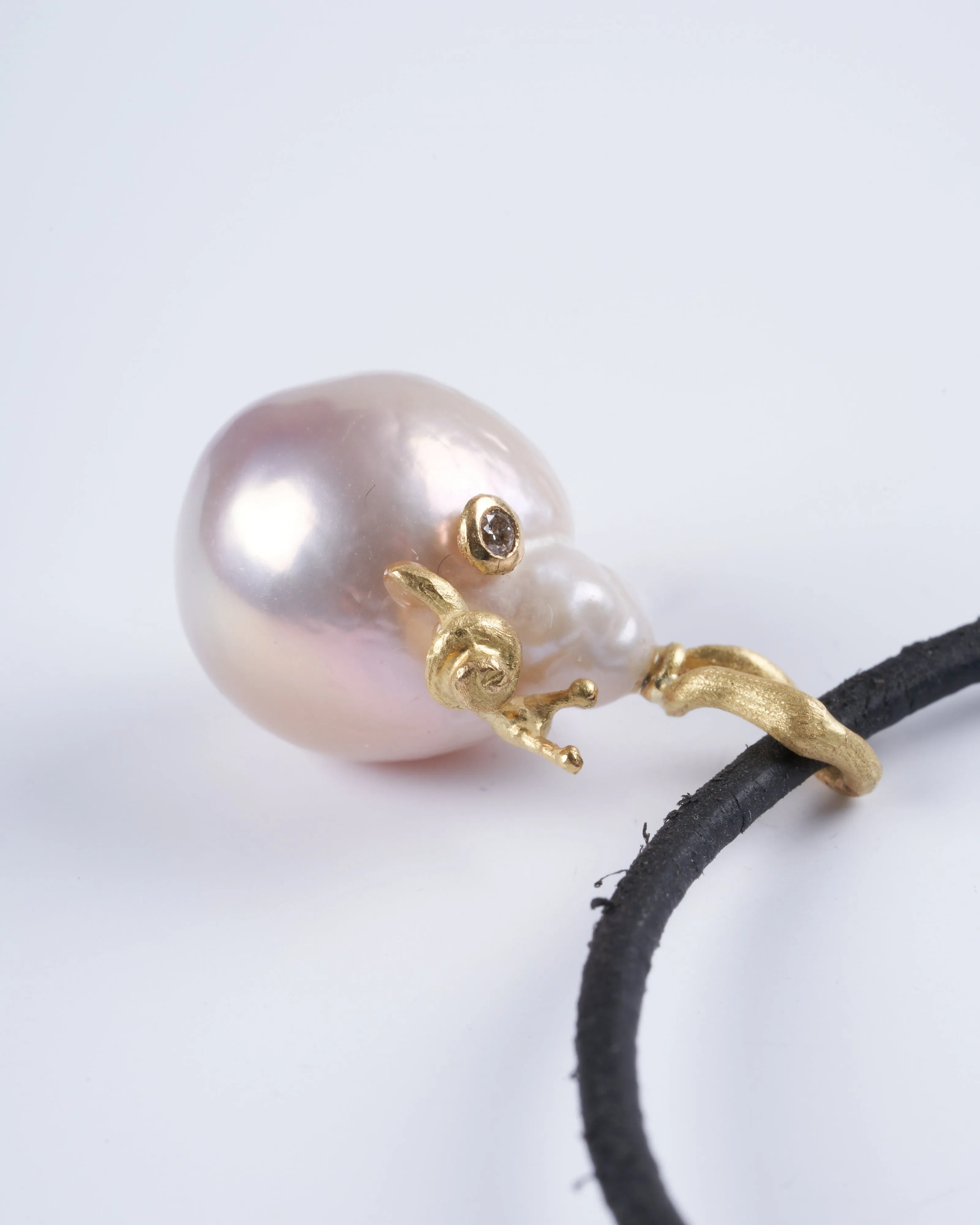 freshwater pearl and leather bracelet