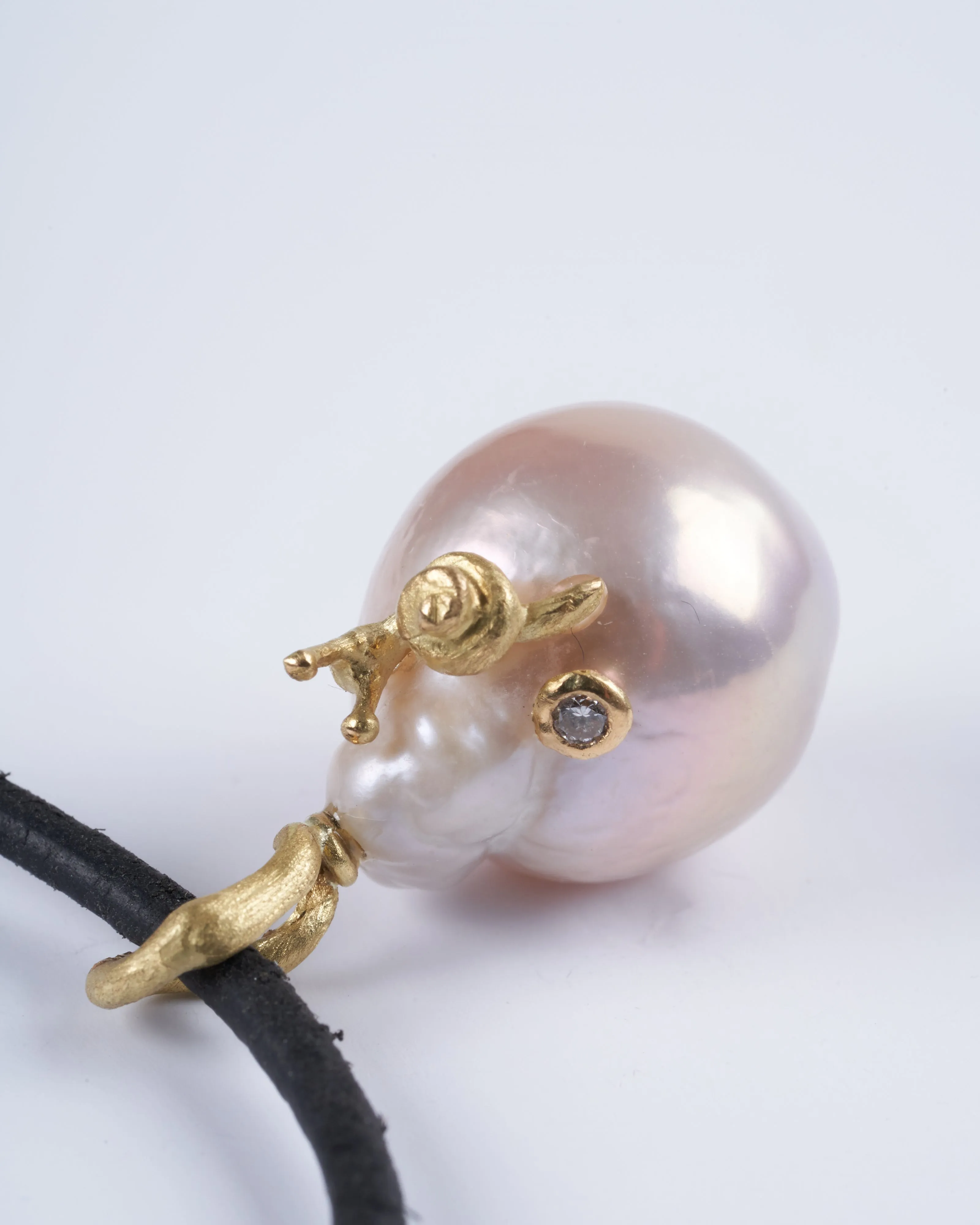 freshwater pearl and leather bracelet