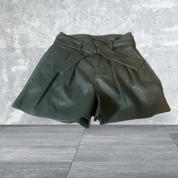 NWT BlankNYC faux leather high rise zippered shorts, tie front, pockets SZ 28