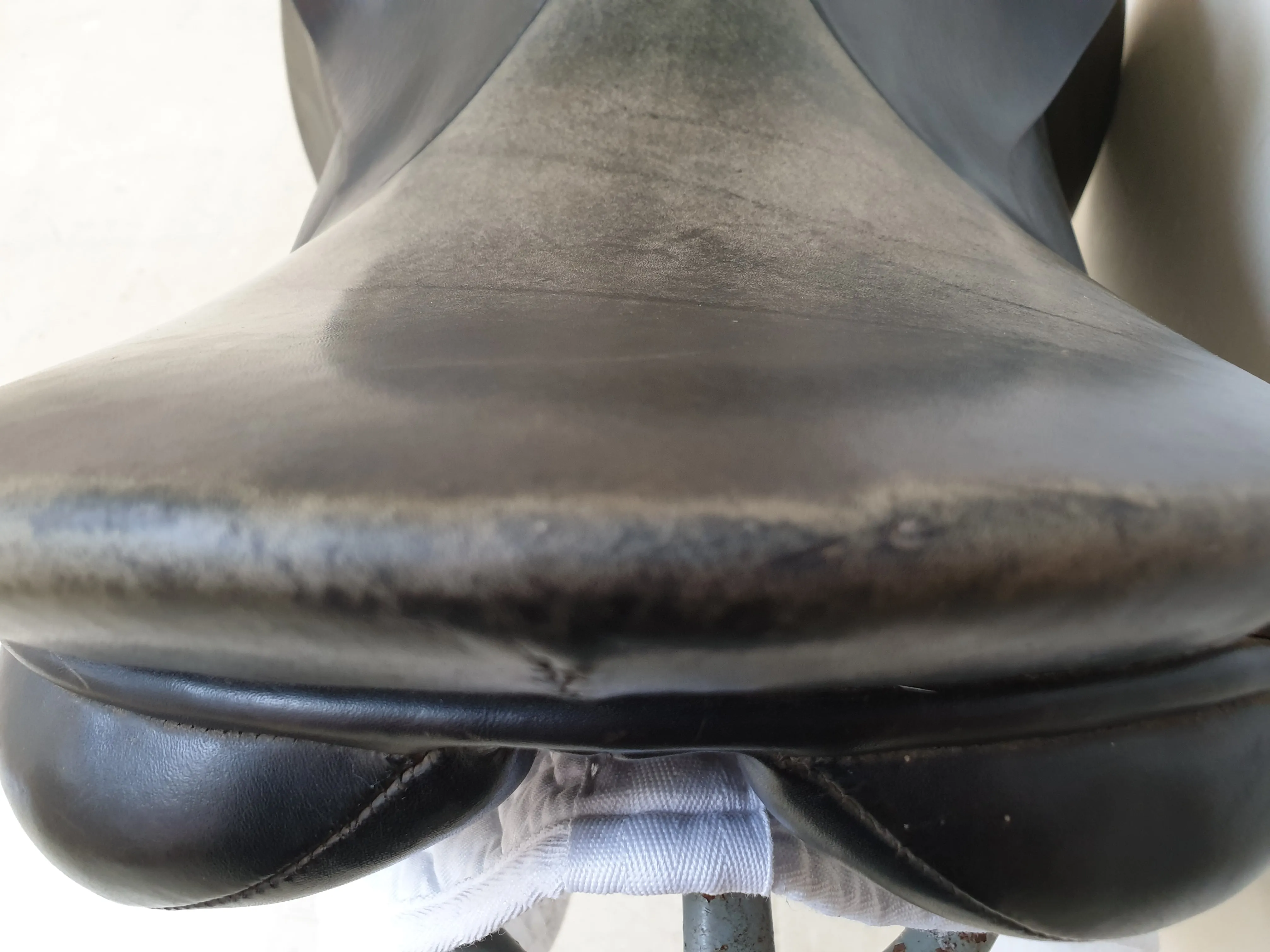 Palaton Saddlery 18" med black GP leather saddle