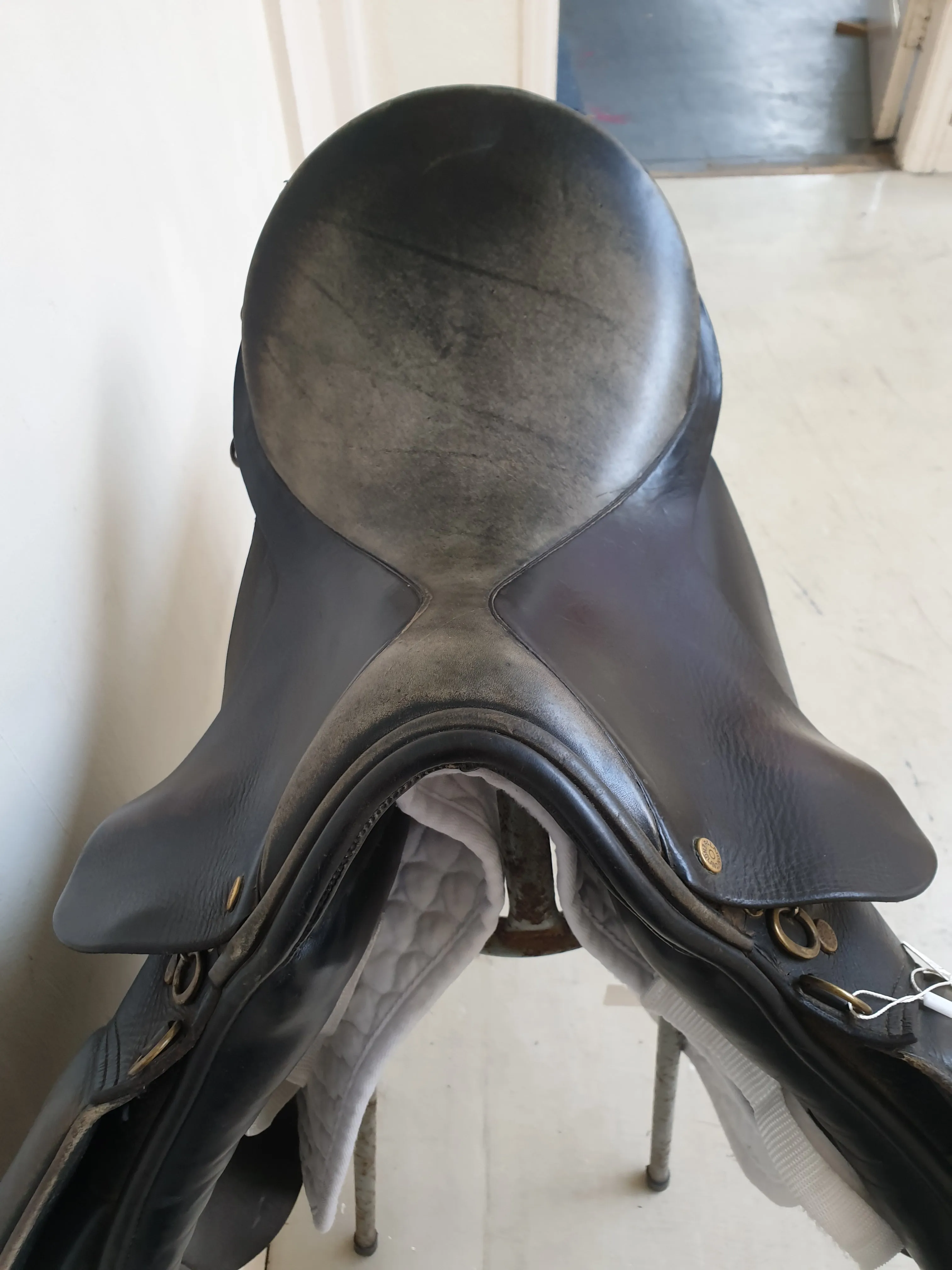 Palaton Saddlery 18" med black GP leather saddle