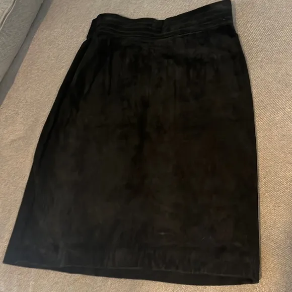 Perry Ellis Portfolio black suede skirt