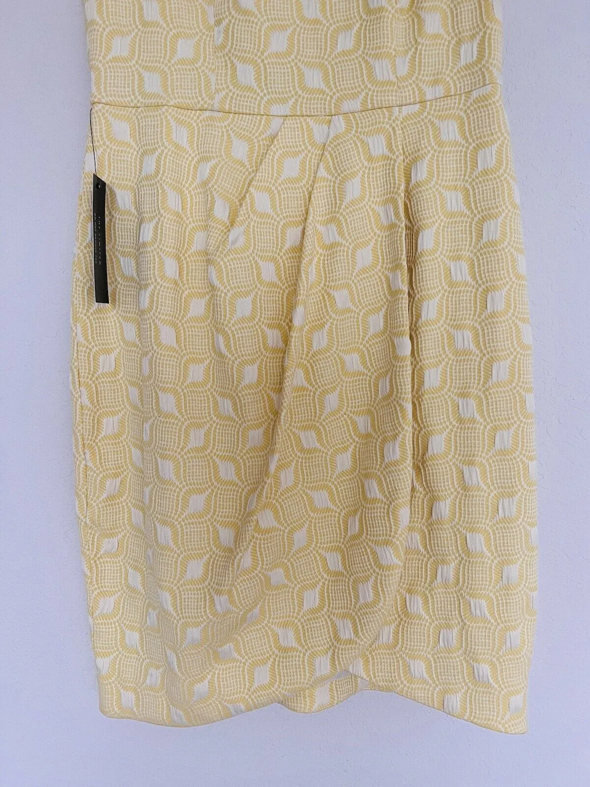 THE LIMITED NWT Sheath Sleeveless Dress Sz 4  Yellow Textured Lined Coquette