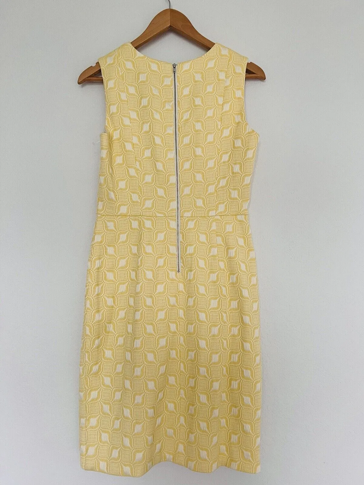 THE LIMITED NWT Sheath Sleeveless Dress Sz 4  Yellow Textured Lined Coquette