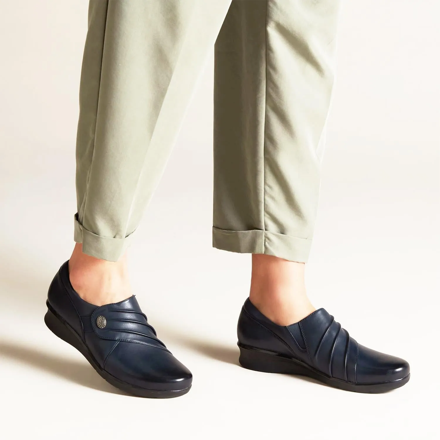 Women's Clarks Hope Roxanne Navy Leather